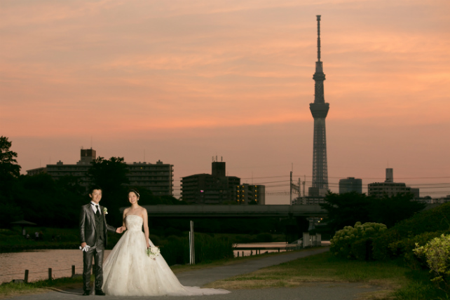 夕景撮影で東京スカイツリーと一緒にドラマチックな一枚を撮影