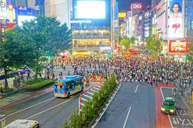 外国人観光客からも大人気 渋谷スクランブル交差点で前撮り 東京ウェディングオンライン